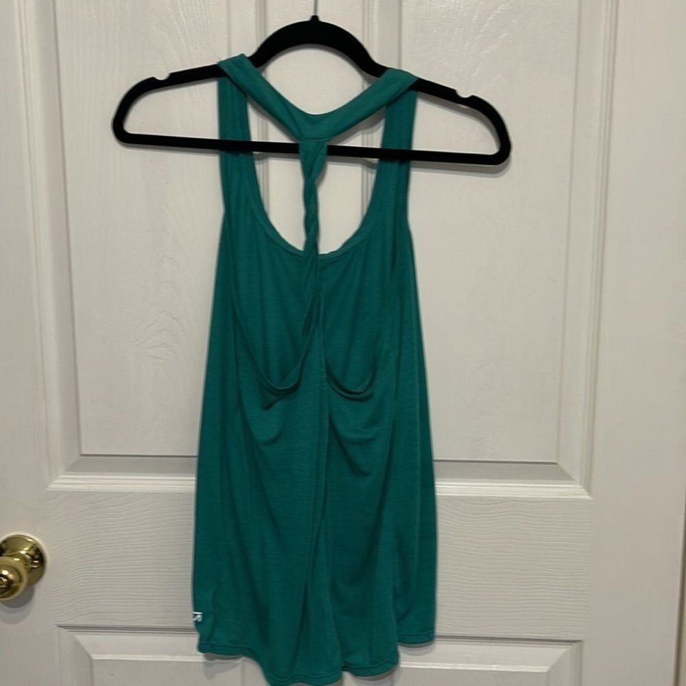 Gap tank top - Picture 3 of 3